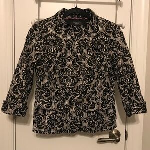 Beautiful Talbots black & white fully lined brocade blazer, cloth buttons (2P)